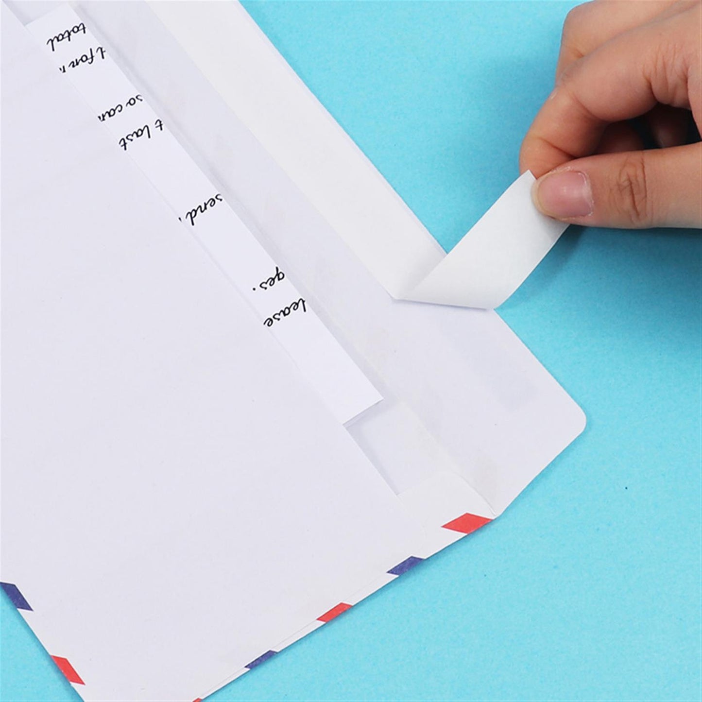 Pack of 25 80gsm Red and Blue Strip Self-Adhesive Air Mailing Envelopes 11 x 22cm
