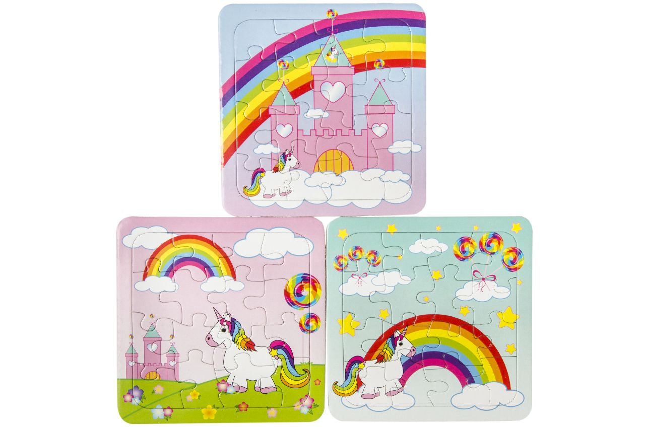 Pack of 20 Pre Filled Unicorn Theme Kids Party Favour Bags – Gift Bags with Reusable Cup & Themed Toys