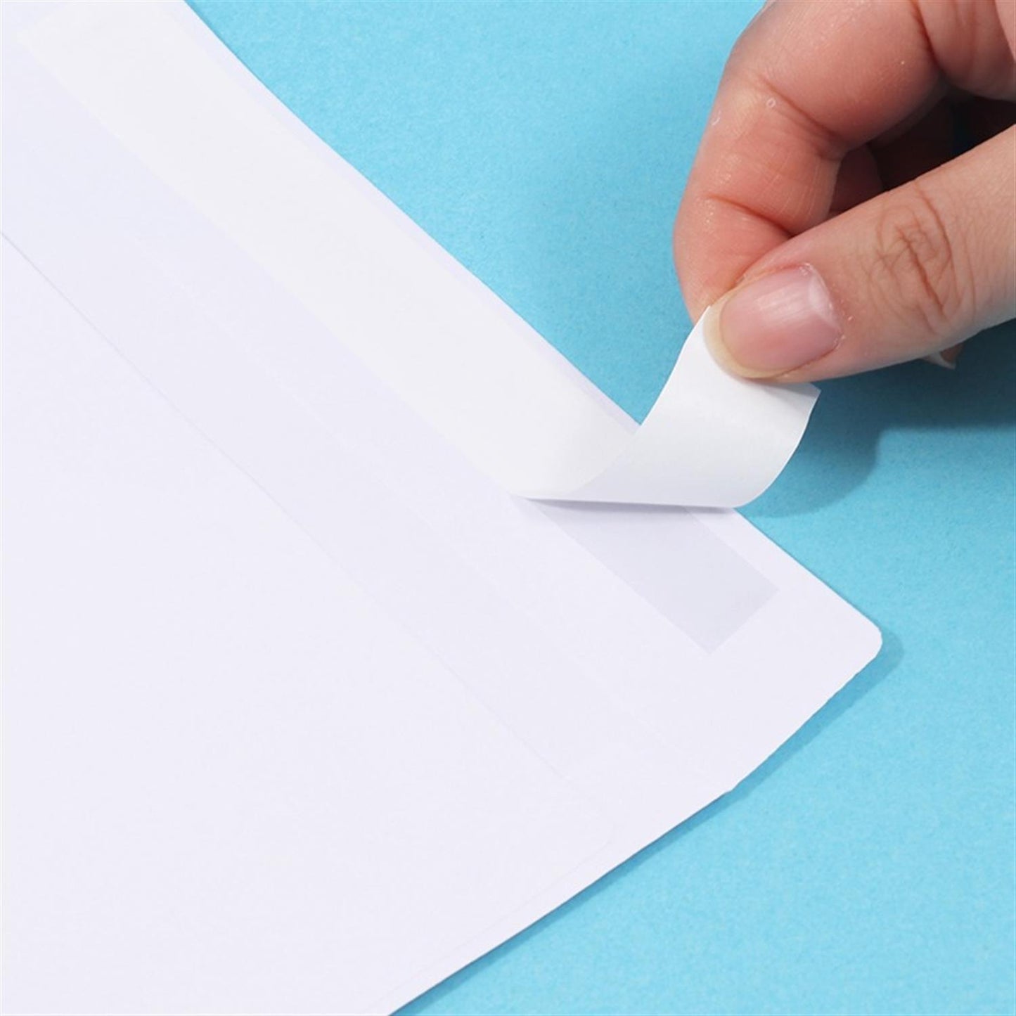Pack of 25 80gsm White Plain Paper Self-Adhesive Mailing Envelopes 11.4 x 16.2cm