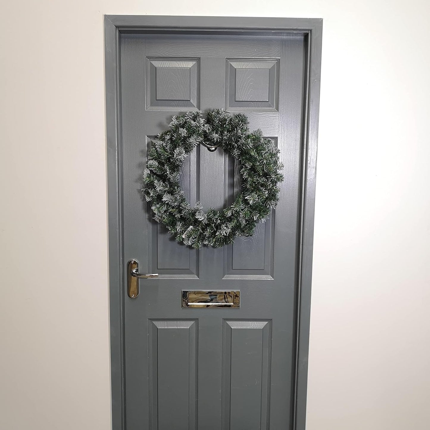 24" PVC Christmas Wreath With 160 Tips & Snow Effect